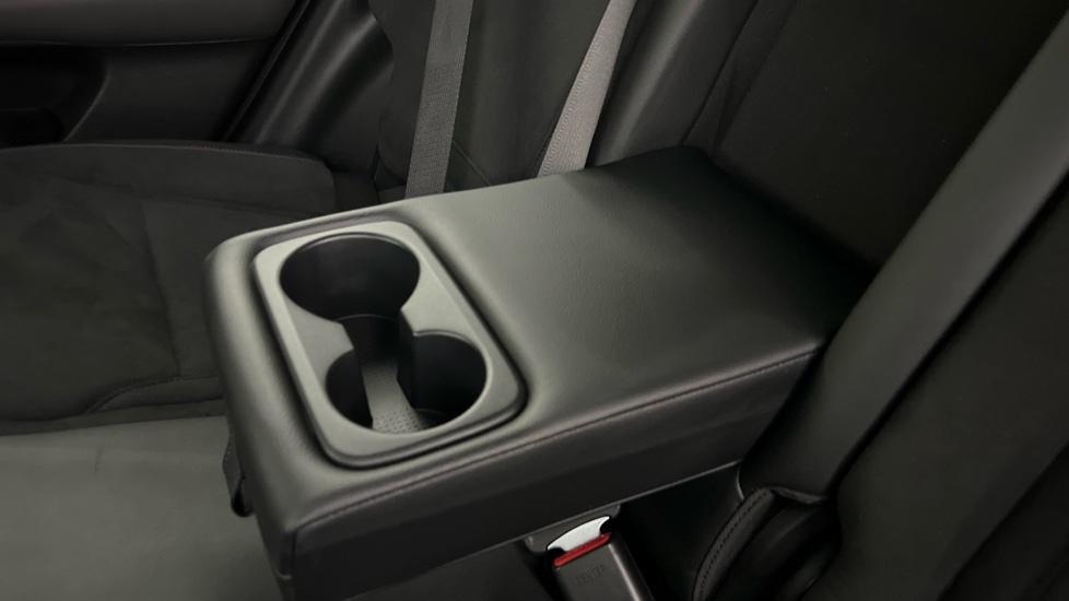 Rear Armrest/ Cup Holder