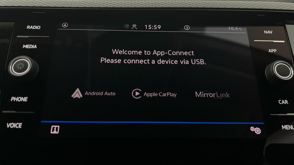 Apple Car Play & Android Auto