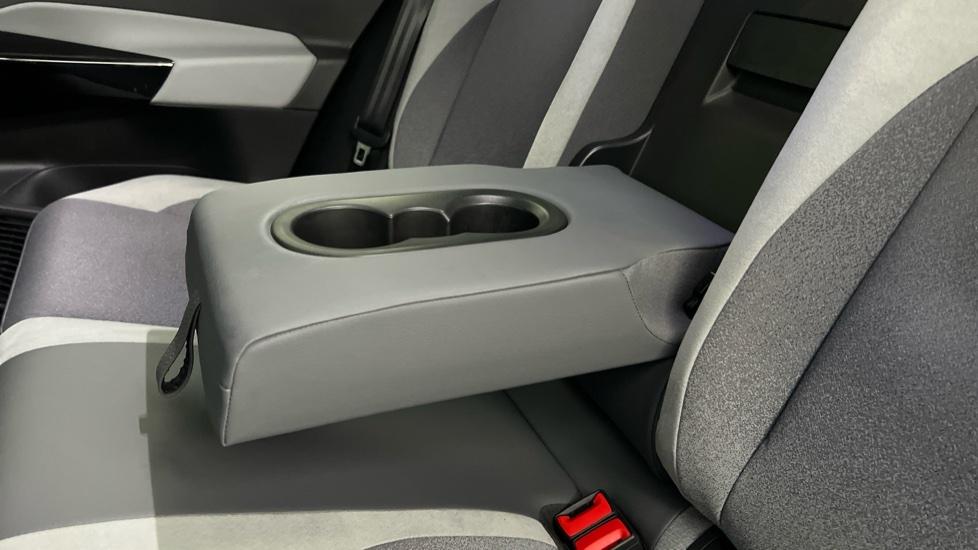 Rear Armrest/ Cup Holder