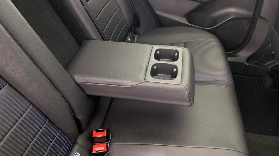 Rear Armrest/ Cup Holder