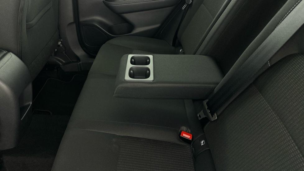 Rear Armrest/ Cup Holder