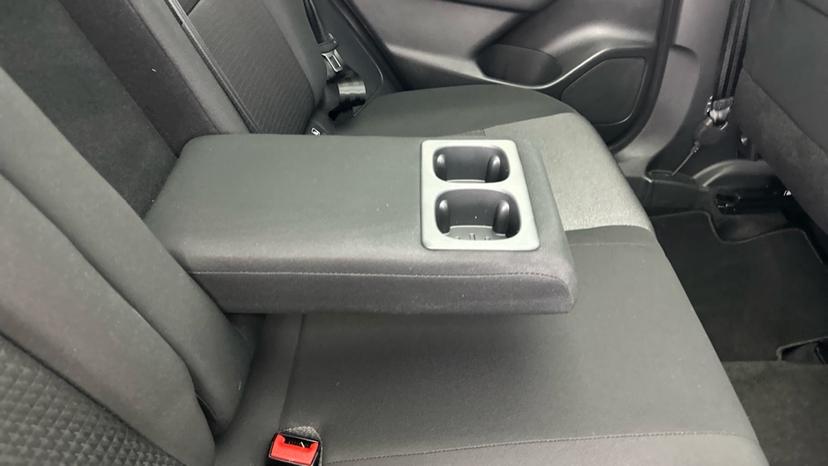 Rear Armrest/ Cup Holder