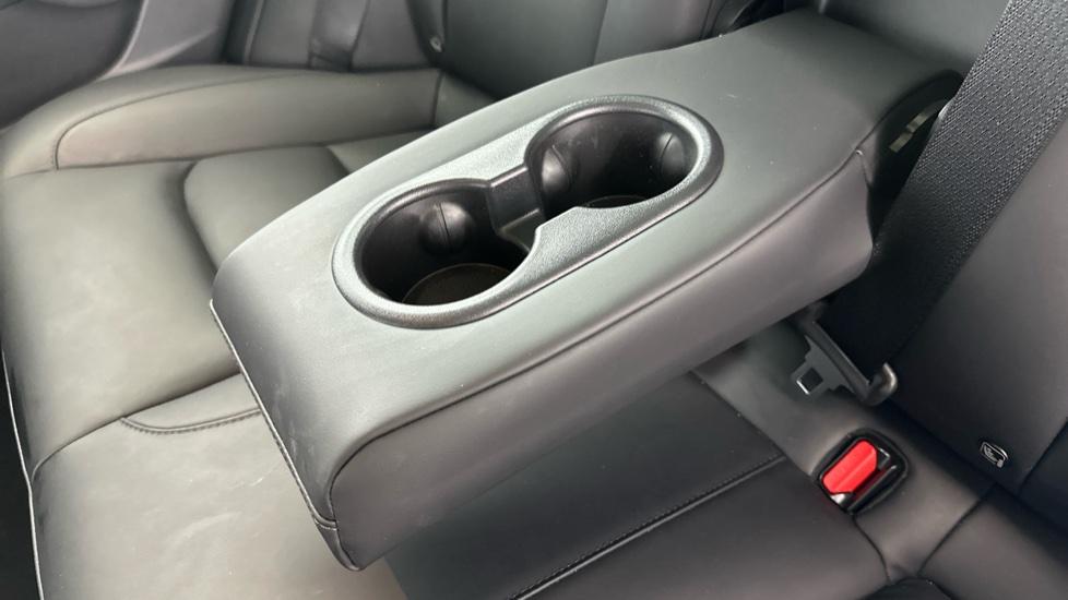 Rear Armrest/ Cup Holder