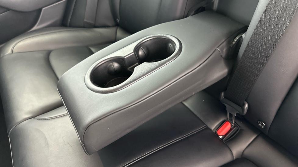 Rear Armrest/ Cup Holder