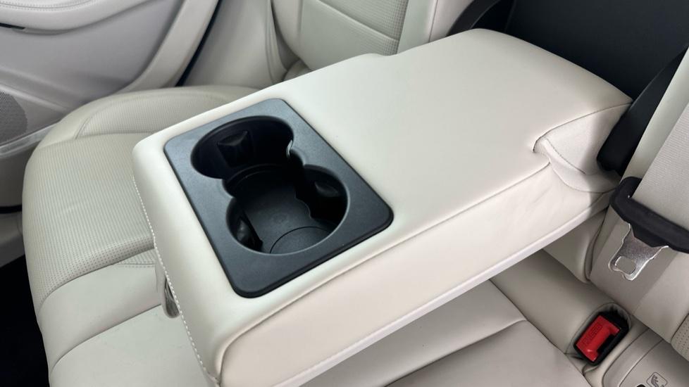 Rear Armrest/ Cup Holder