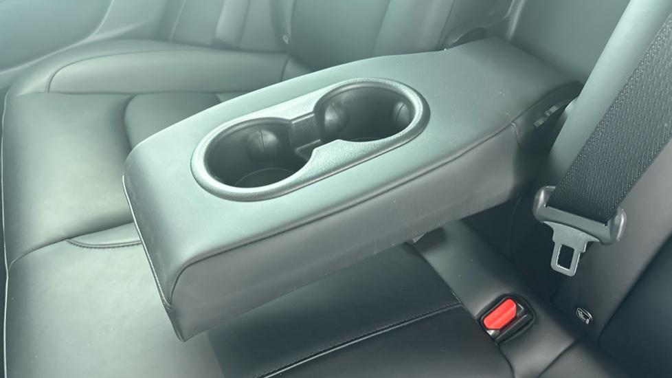 Rear Armrest/ Cup Holder