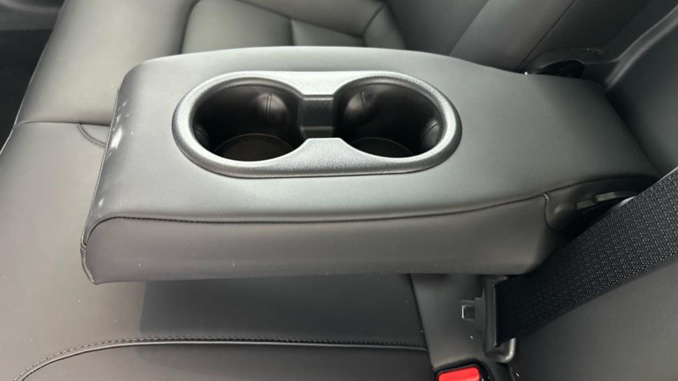 Rear Armrest/ Cup Holder