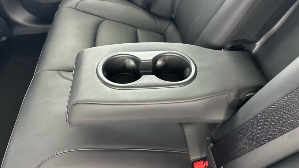 Rear Armrest/ Cup Holder