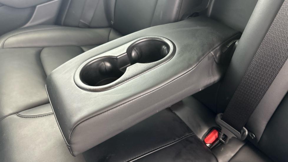 Rear Armrest/ Cup Holder