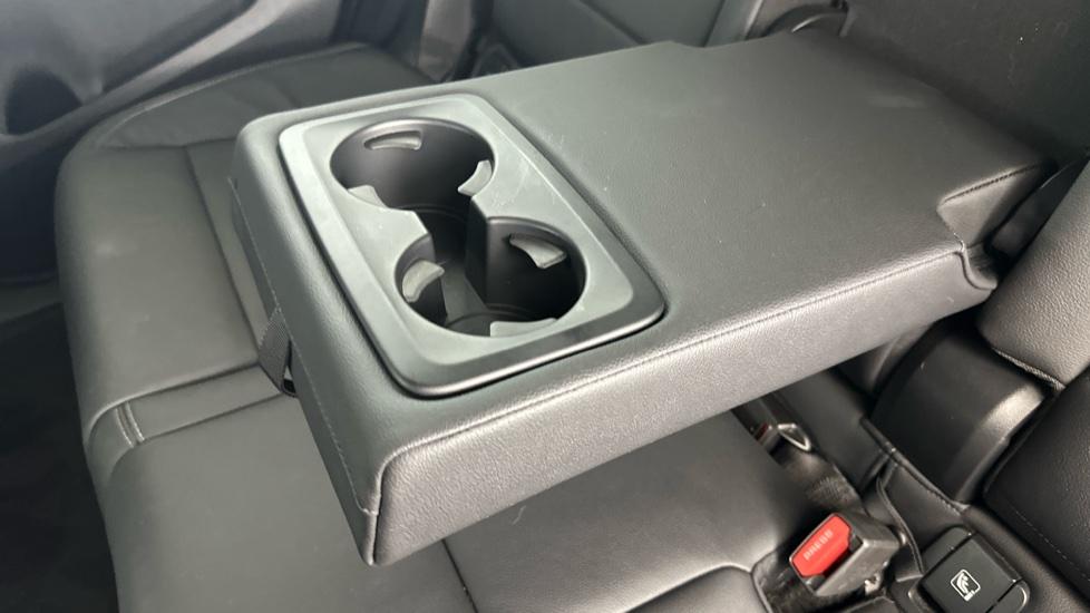 Rear Armrest/ Cup Holder