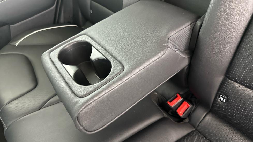 Rear Armrest/ Cup Holder