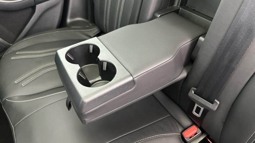 Rear Armrest/ Cup Holder