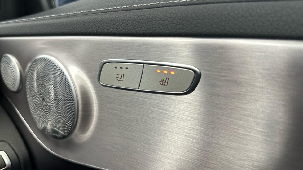 Heated / Cooling Seats 