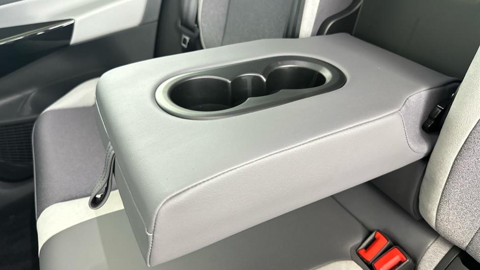 Rear Armrest/ Cup Holder