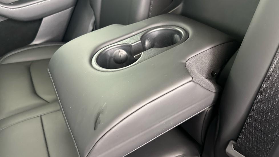 Rear Armrest/ Cup Holder