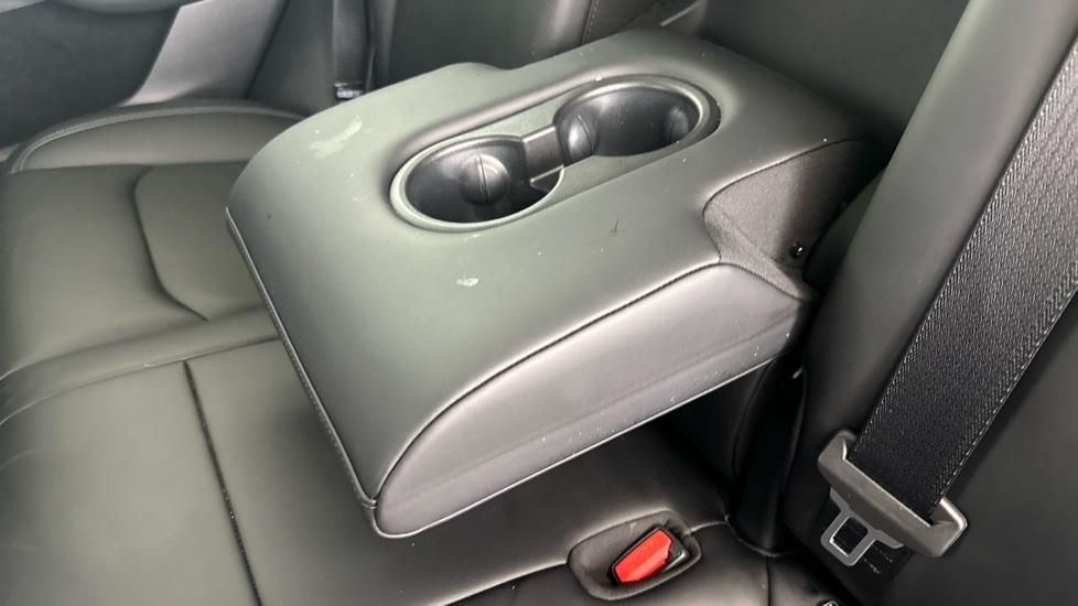 Rear Armrest/ Cup Holder