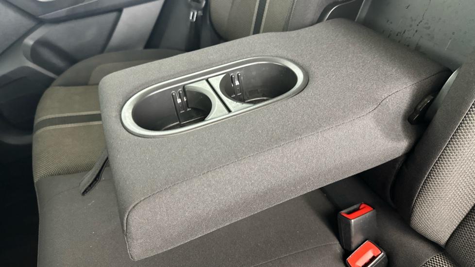 Rear Armrest/ Cup Holder