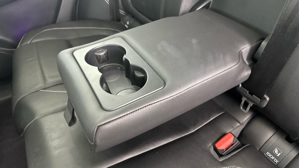 Rear Armrest/ Cup Holder