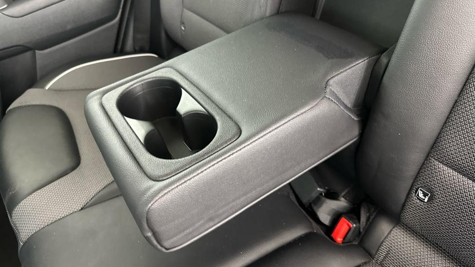 Rear Armrest/ Cup Holder