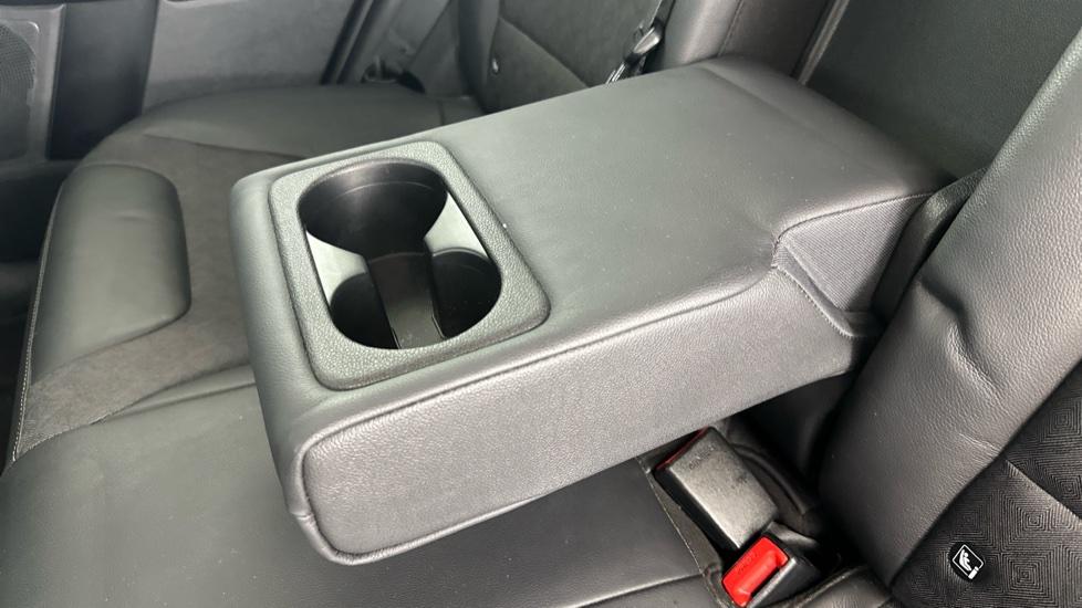 Rear Armrest/ Cup Holder