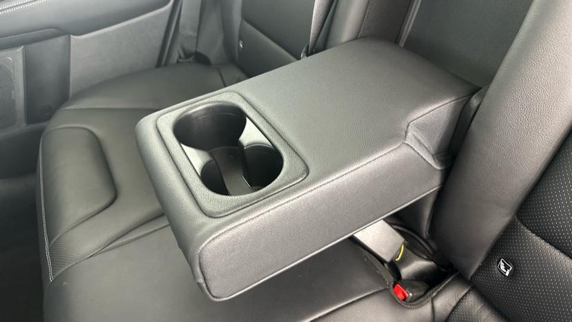 Rear Armrest/ Cup Holder