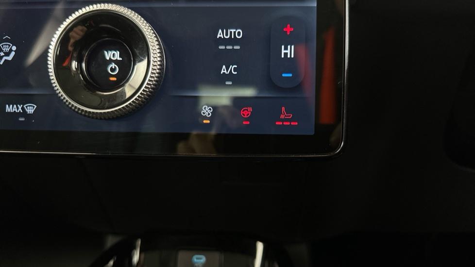 Heated Seats / Steering Wheel