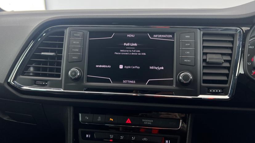 Apple Carplay and Android Auto