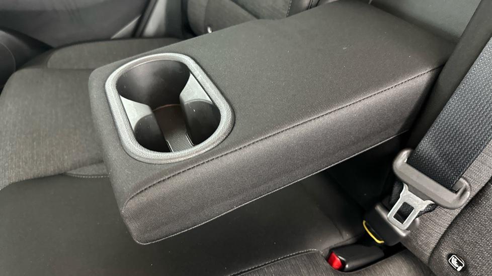 Rear Armrest/ Cup Holder