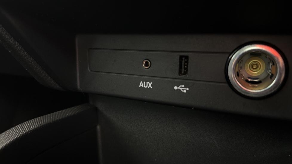 USB/Aux connectivity 