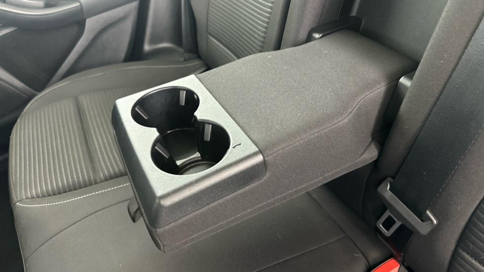 Rear Armrest/ Cup Holder