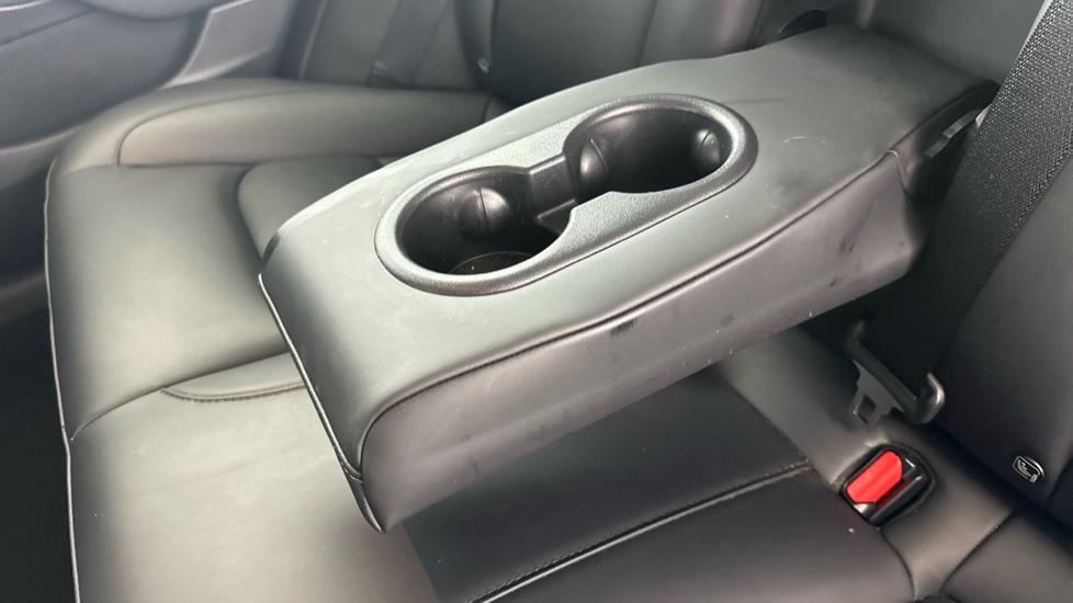 Rear Armrest/ Cup Holder