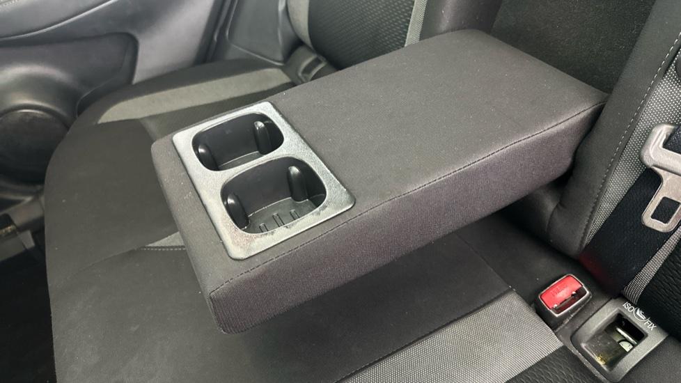 Rear Armrest/ Cup Holder