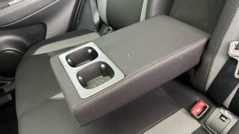 Rear Armrest/ Cup Holder