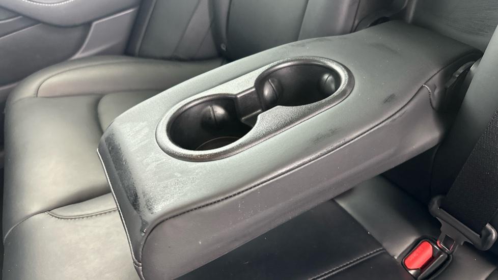 Rear Armrest/ Cup Holder