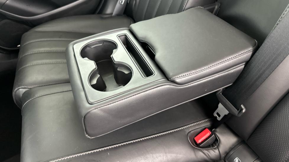 Rear Armrest/ Cup Holder