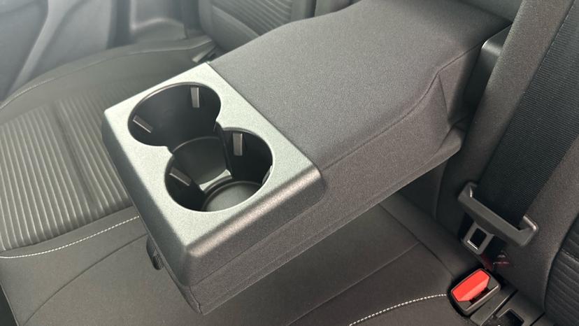 Rear Armrest/ Cup Holder