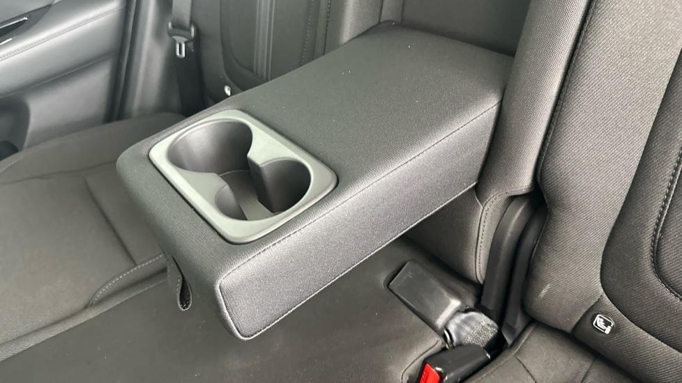 Rear Armrest/ Cup Holder