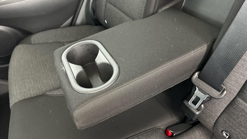 Rear Armrest/ Cup Holder