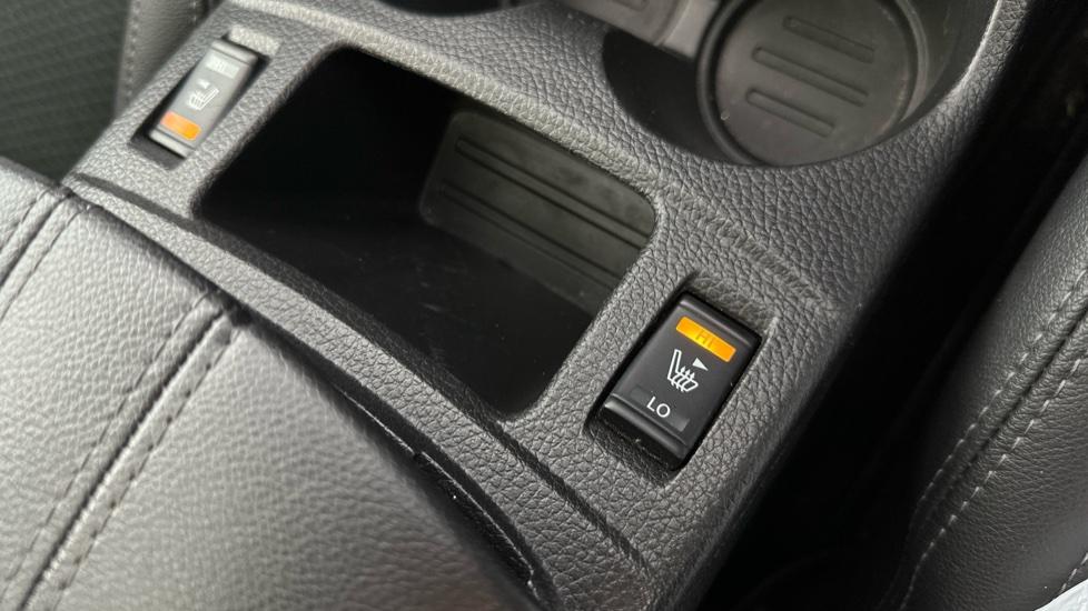 Heated / Cooling Seats 