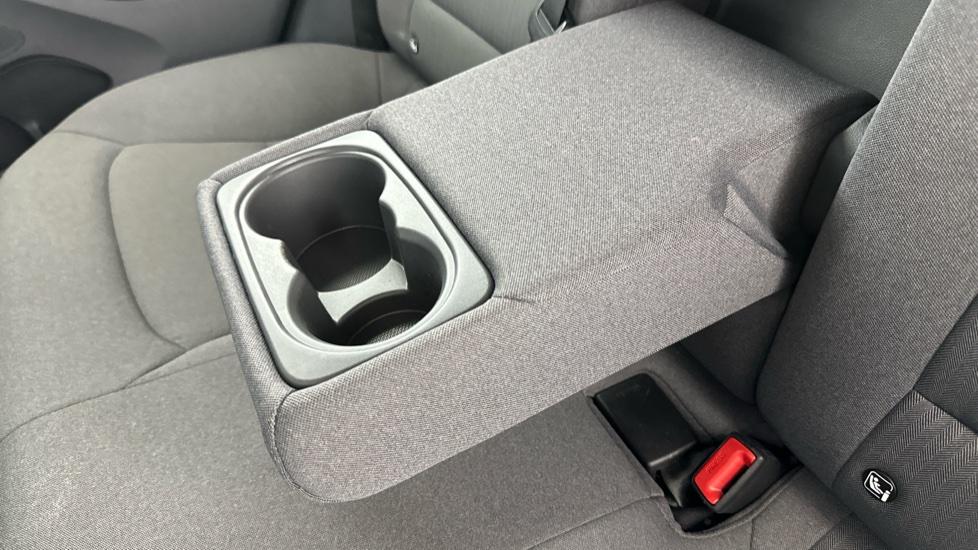 Rear Armrest/ Cup Holder