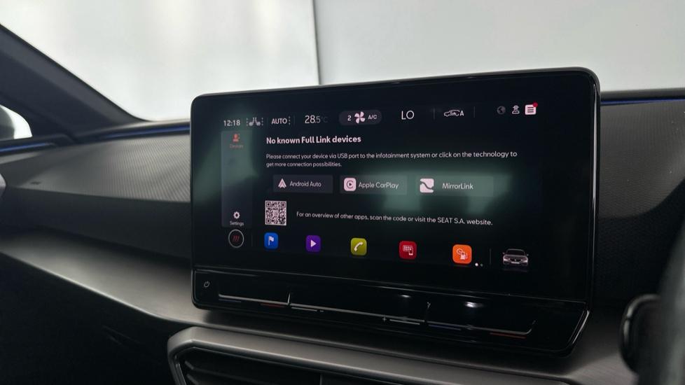 Apple Car Play & Android Auto