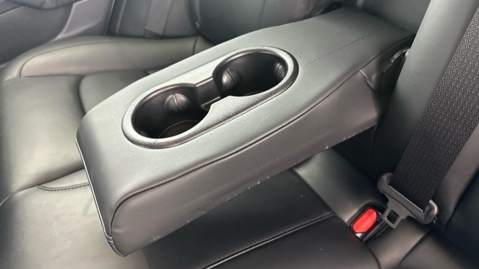 Rear Armrest/ Cup Holder