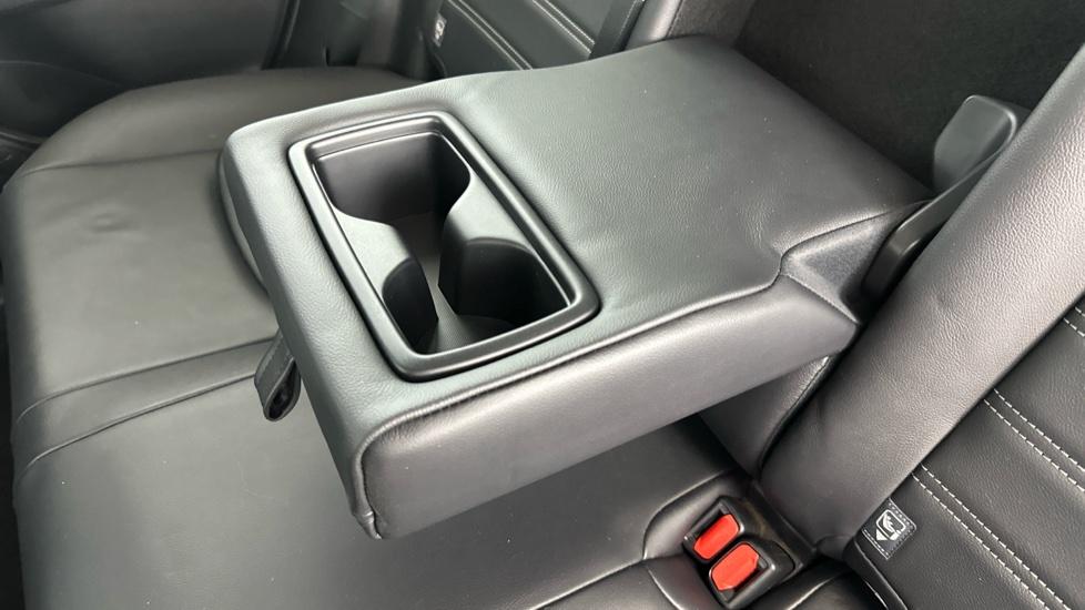 Rear Armrest/ Cup Holder