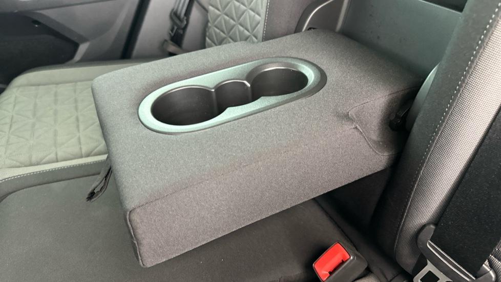 Rear Armrest/ Cup Holder