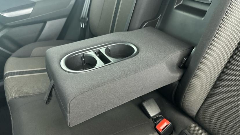 Rear Armrest/ Cup Holder