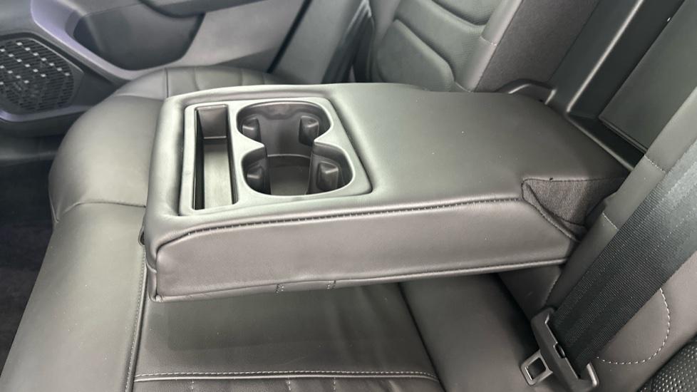 Rear Armrest/ Cup Holder