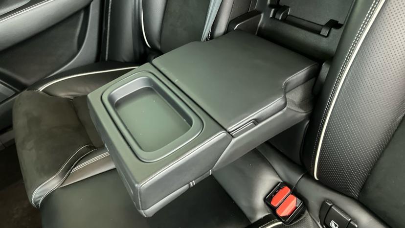 Rear Armrest/ Cup Holder