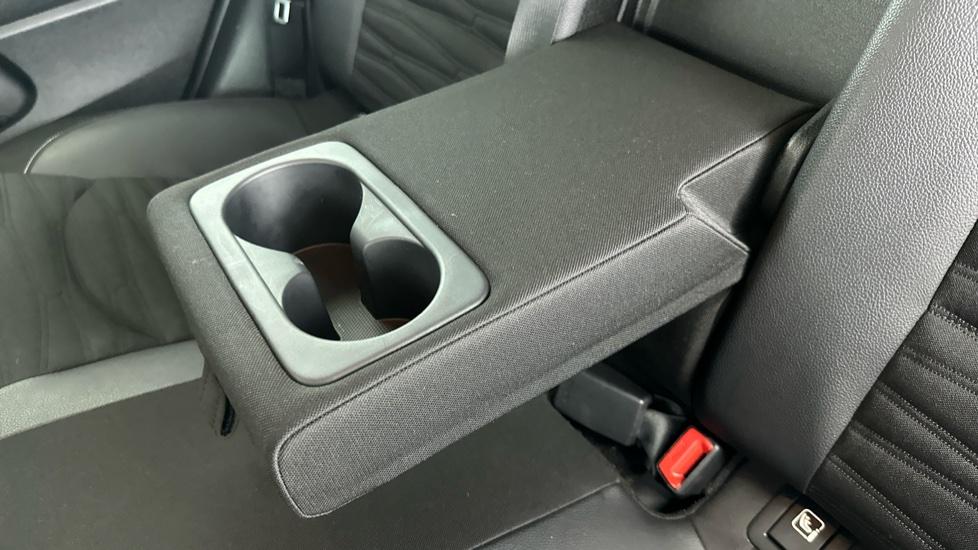 Rear Armrest/ Cup Holder