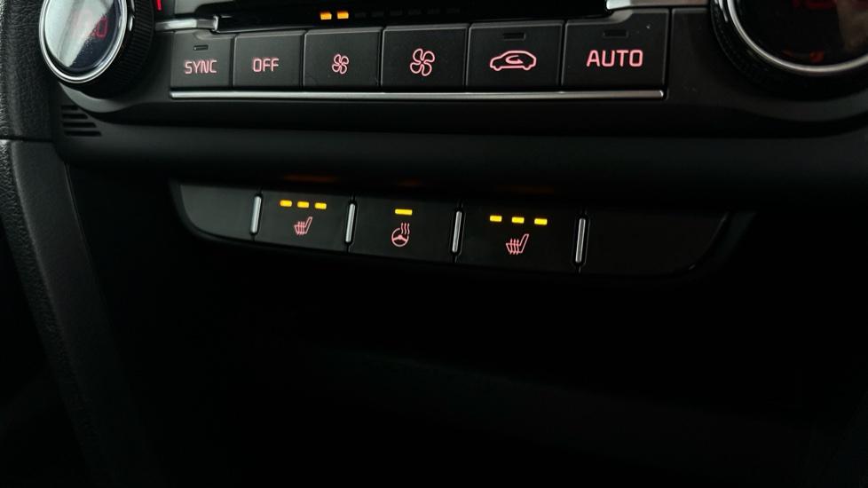 Heated Seats / Steering Wheel