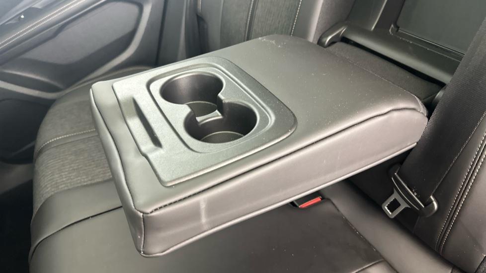 Rear Armrest/ Cup Holder